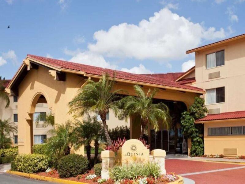 La Quinta By Wyndham St. Pete-Clearwater Airport Hotel Bagian luar foto