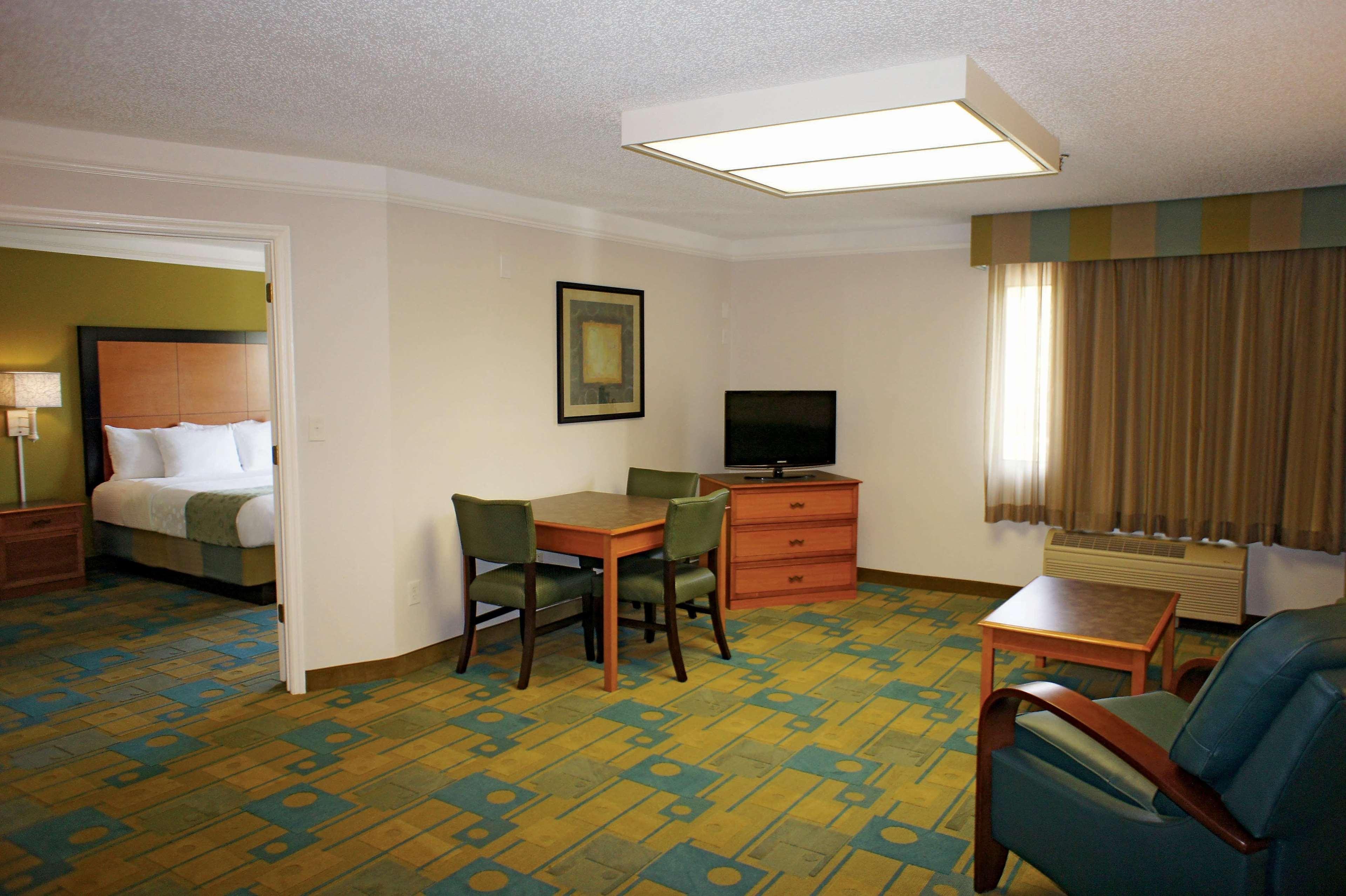 La Quinta By Wyndham St. Pete-Clearwater Airport Hotel Bagian luar foto