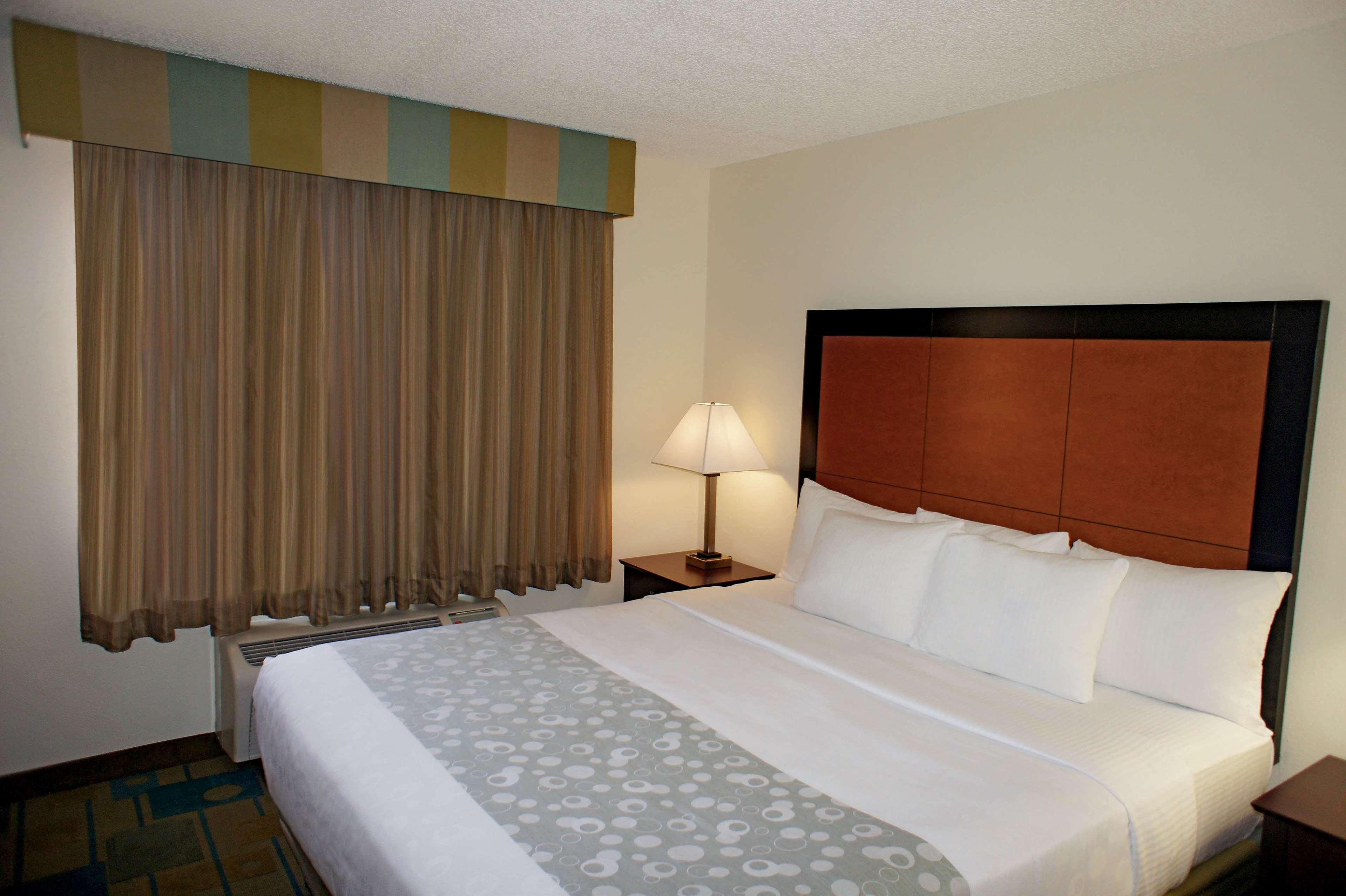 La Quinta By Wyndham St. Pete-Clearwater Airport Hotel Bagian luar foto