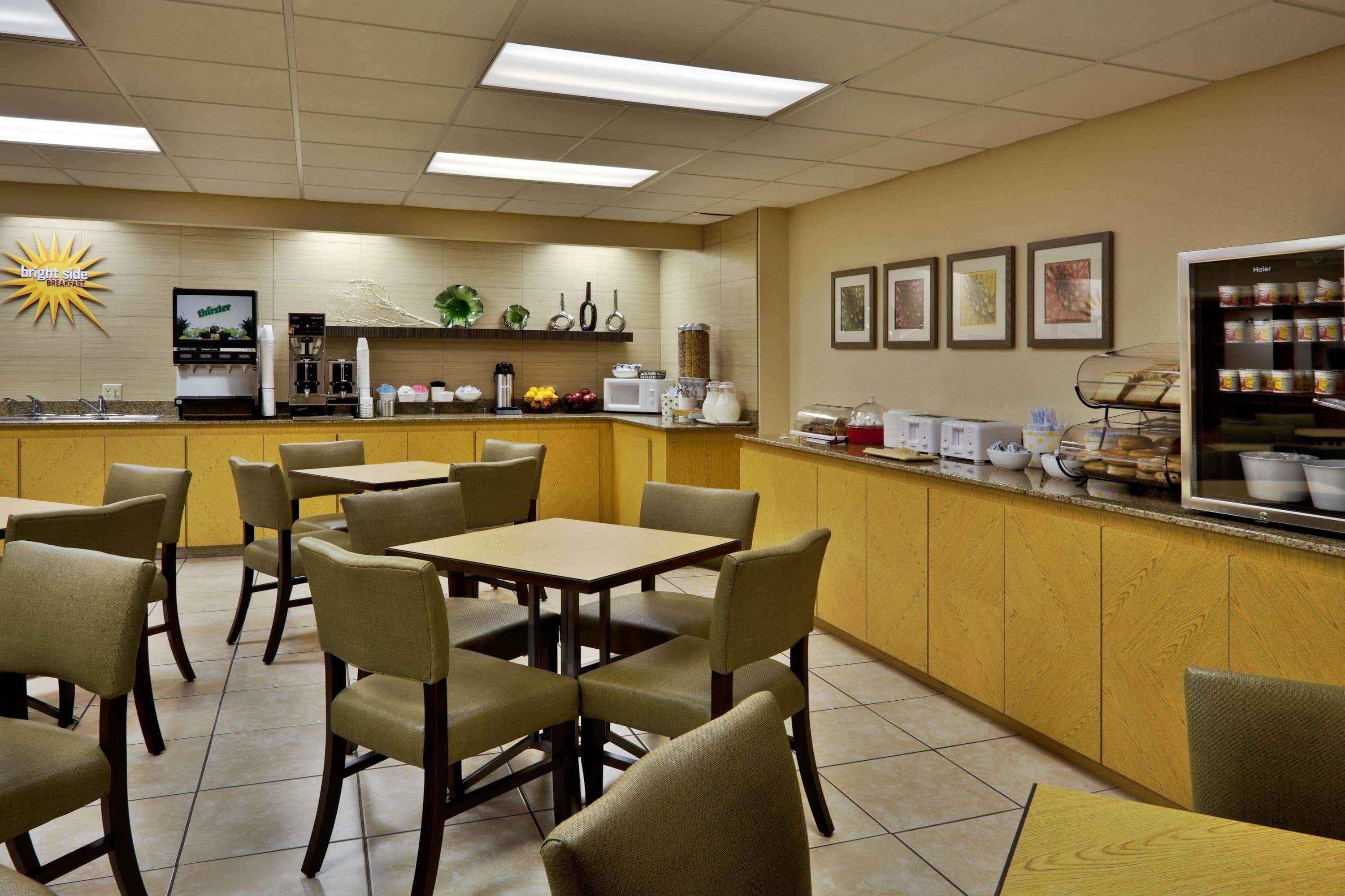 La Quinta By Wyndham St. Pete-Clearwater Airport Hotel Bagian luar foto
