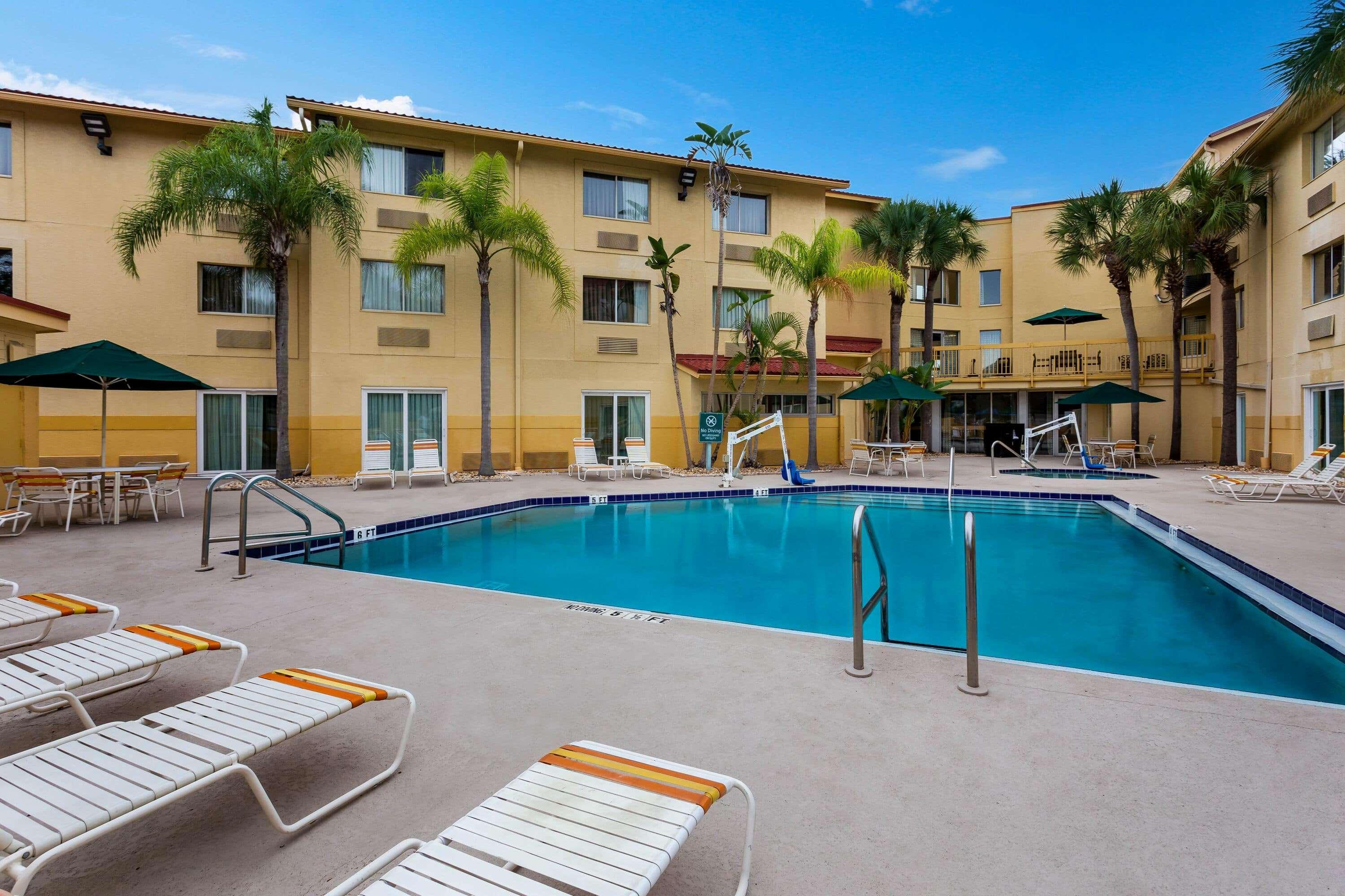 La Quinta By Wyndham St. Pete-Clearwater Airport Hotel Bagian luar foto